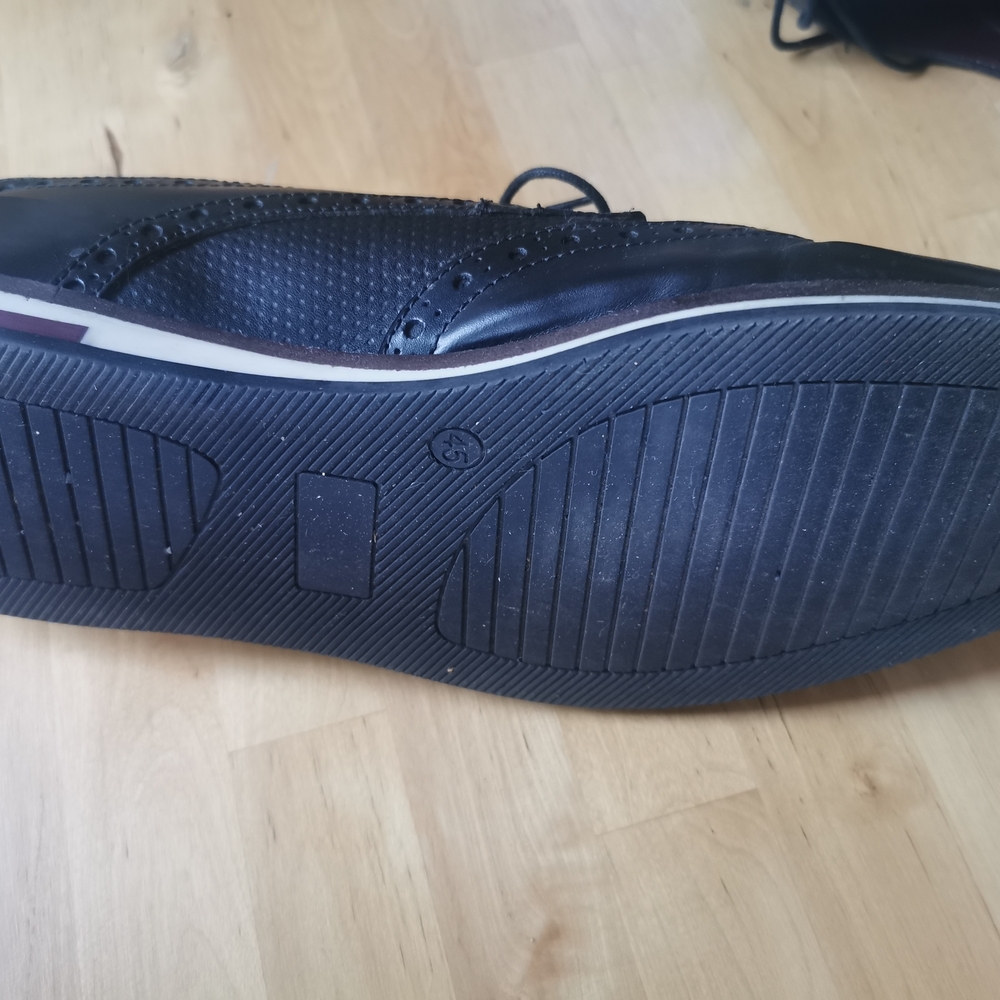 Classic Black Men's Dress Shoes - Picture 7 of 9